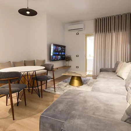 Apartment Flutura's *